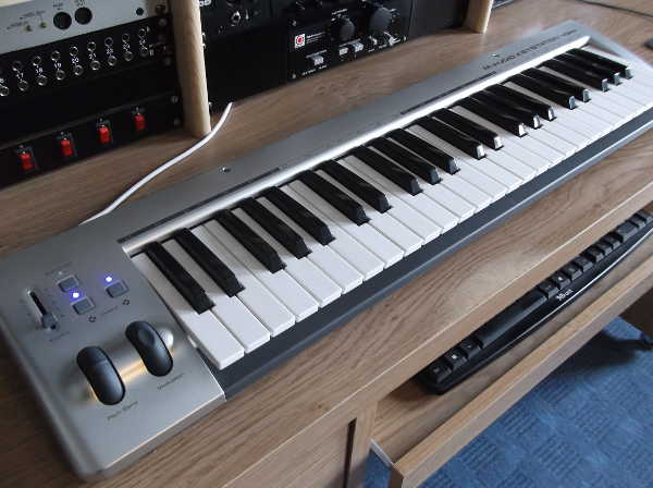 Image of an M-Audio Keystation keyboard