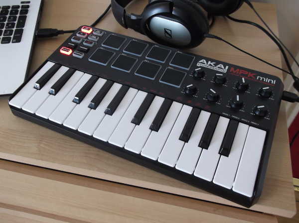 Image of an Akai MPK Mini keyboard